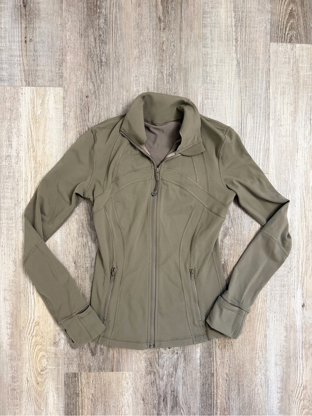 Lululemon Women's Define Jacket Nulu, size 6 like NEW